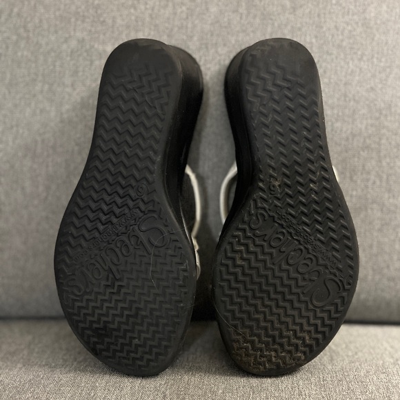 Sketchers memory foam wedge sandal size 6 - Picture 4 of 6